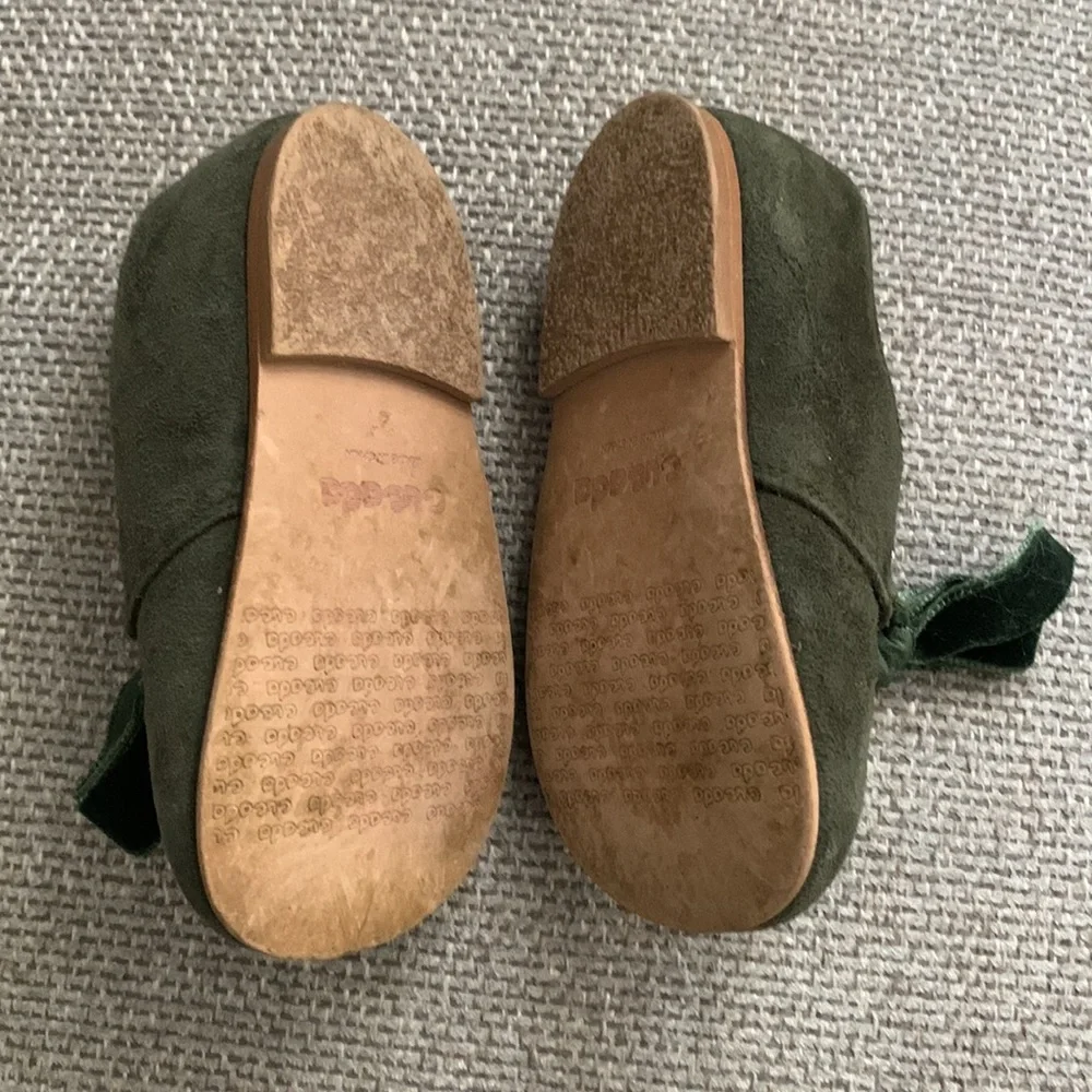 Leather shoes size 4